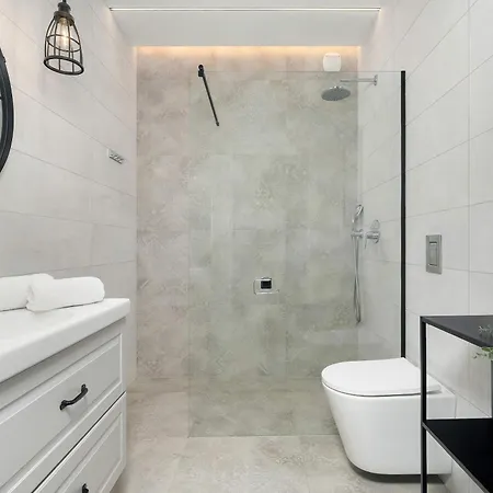아파트 Luxury With Parking And Balcony In The Center By Renters Prestige *